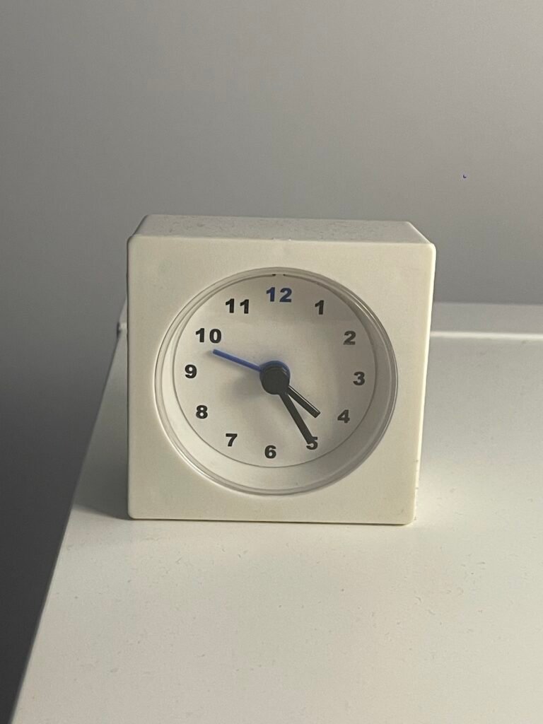 A table clock